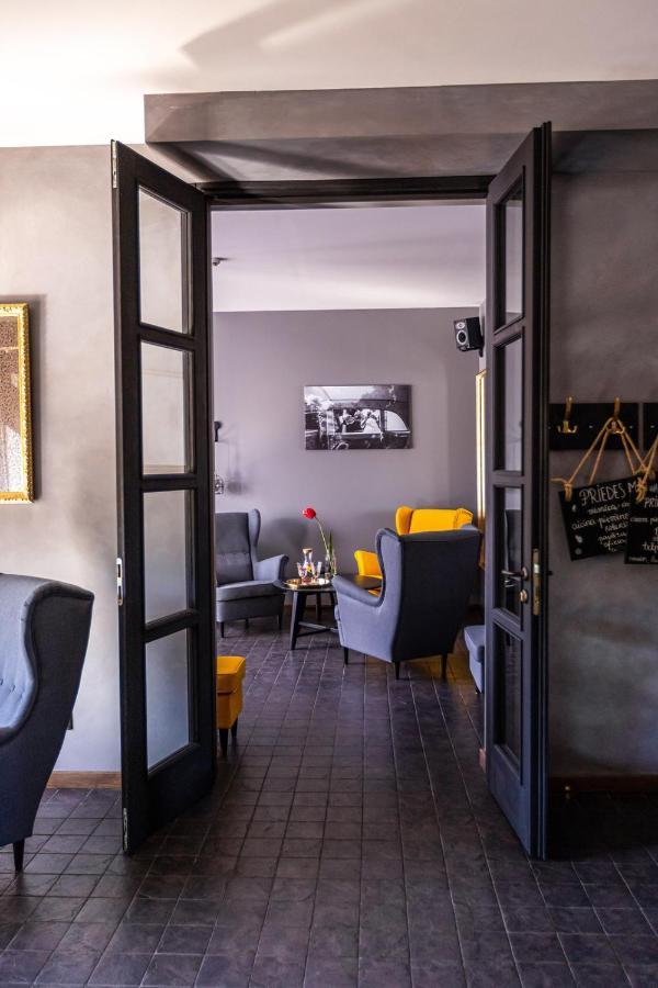 Priedes Maja Hotel อัยนาซี ภายนอก รูปภาพ
