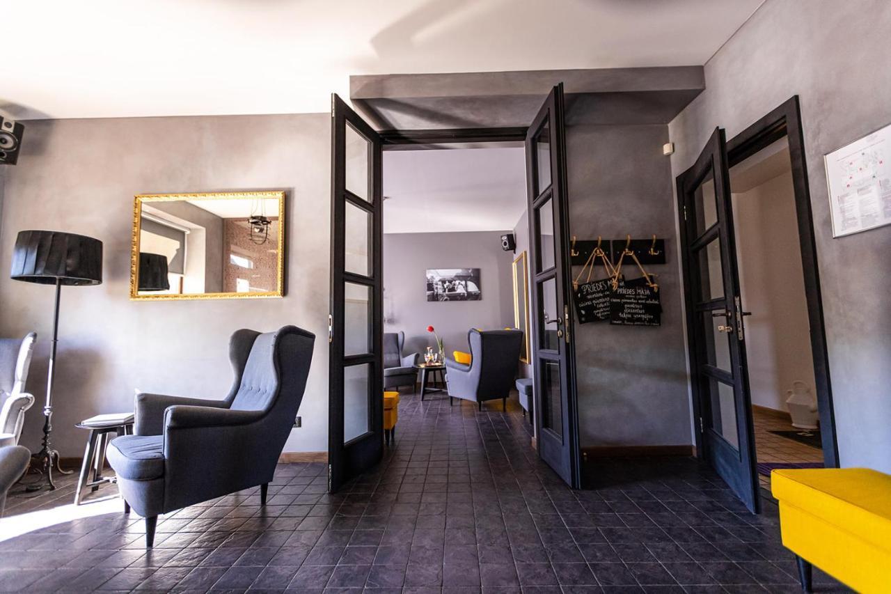 Priedes Maja Hotel อัยนาซี ภายนอก รูปภาพ